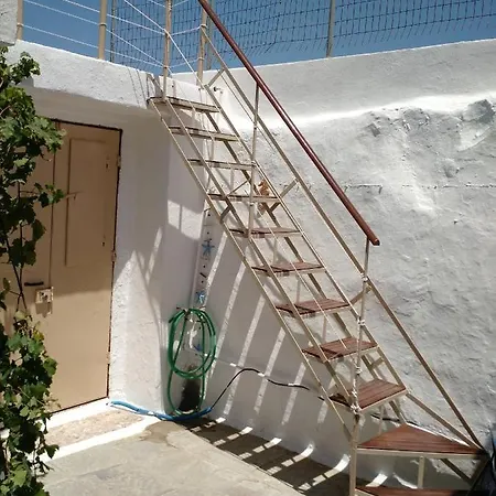 Marthas Traditional House *