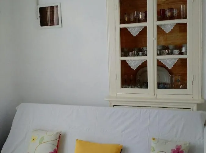 Marthas Traditional House *