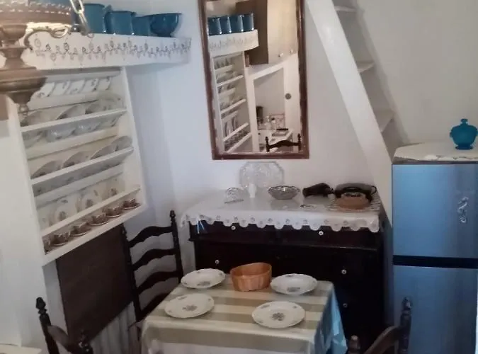 Marthas Traditional House *