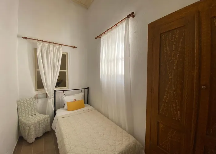 Marthas Traditional House *