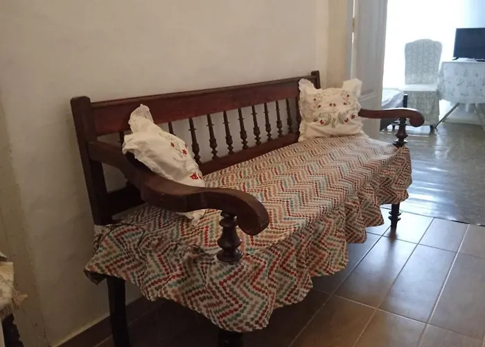 Marthas Traditional House 시미