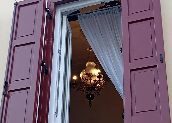 Marthas Traditional House 시미