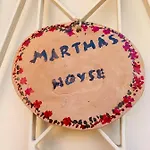 Marthas Traditional House Holiday home *