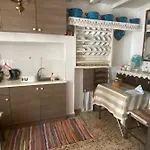 Marthas Traditional House * Sými