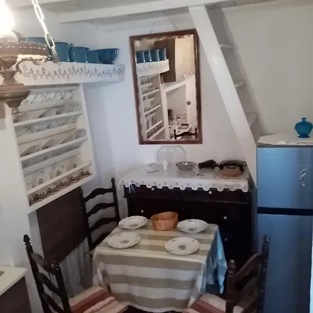 Marthas Traditional House *