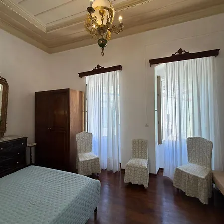 Case de vacanță Marthas Traditional House *