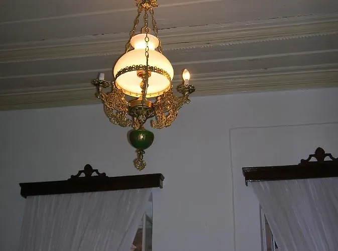 Marthas Traditional House 度假居 *