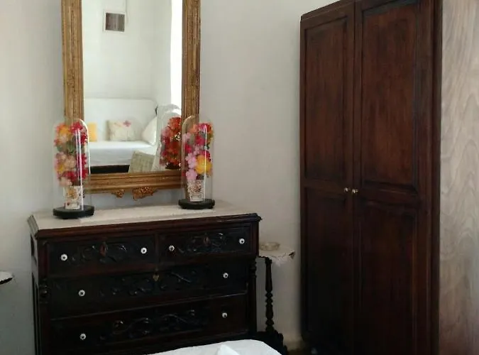 Marthas Traditional House *